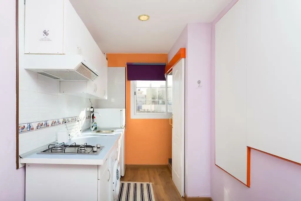 Estudio moderno y acogedor, a 5 minutos de la playa San Isidro